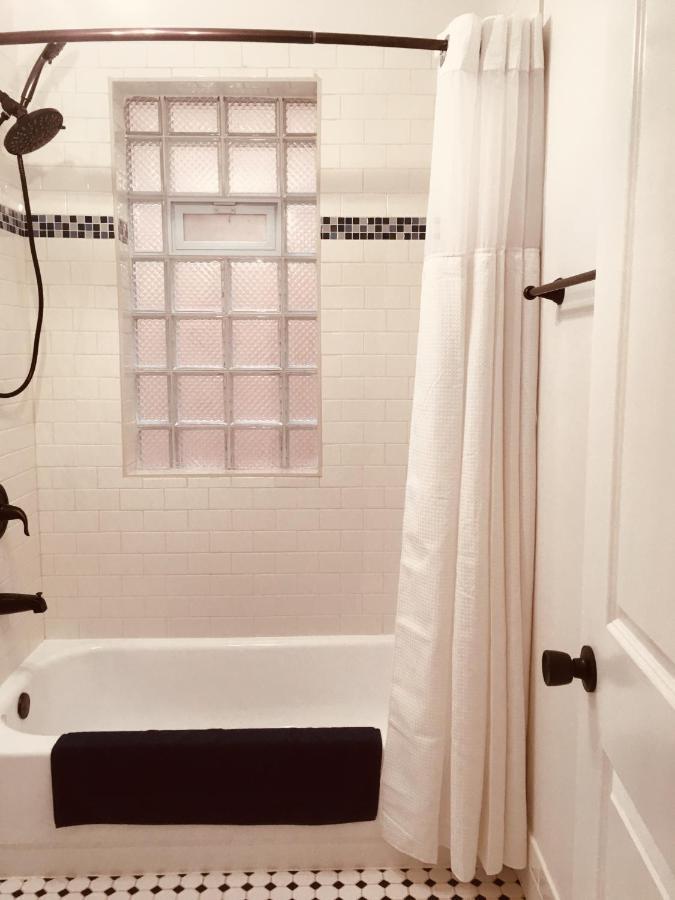 Logan Square Modern Apartment Chicago Extérieur photo