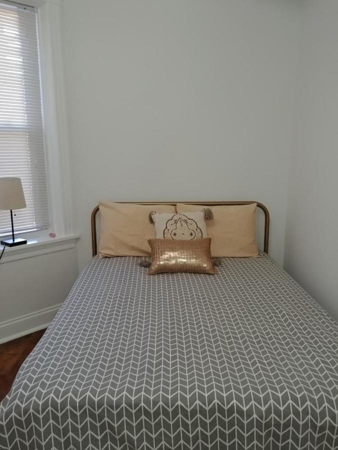 Logan Square Modern Apartment Chicago Extérieur photo